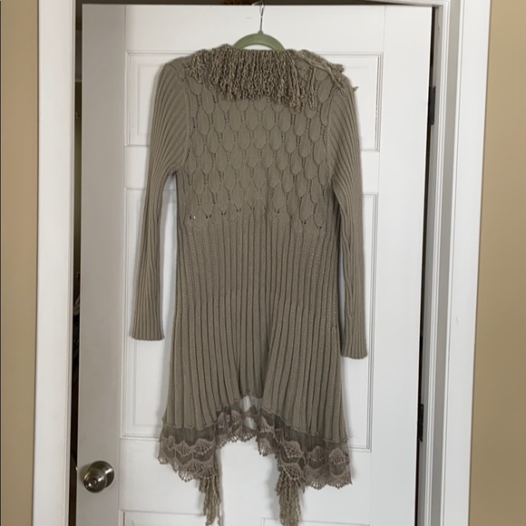 Sweater - Picture 4 of 4